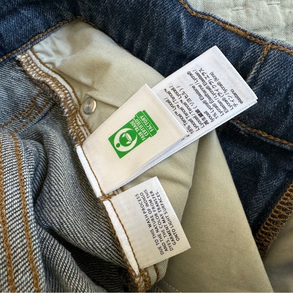 J. Crew 10” Demi-Boot Crop Jean in Marion Wash NWOT 27 - Picture 3 of 5